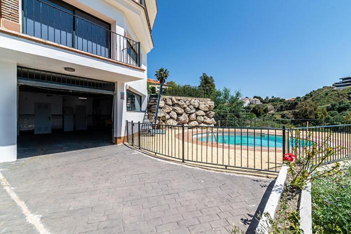 Tranquil 3 Bed With Private Pool + Sea View!