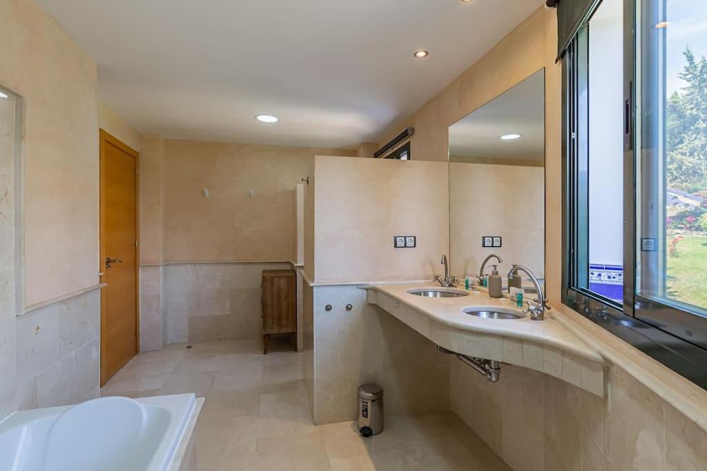 Tranquil 3 Bed With Private Pool + Sea View! Benalmádena