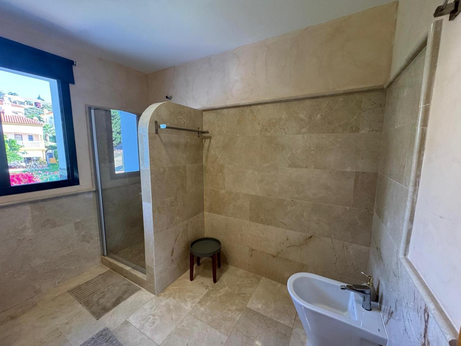 Villa Tranquil 3 Bed With Private Pool + Sea View! *